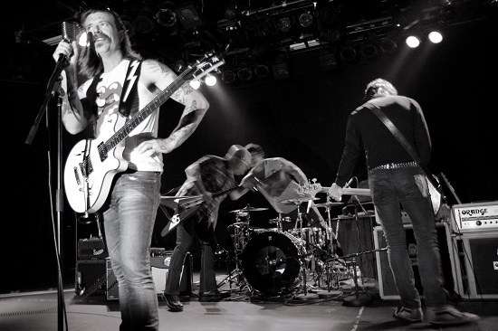 Parigi Eagles of death metal annullato tour europeo saltano l Italia