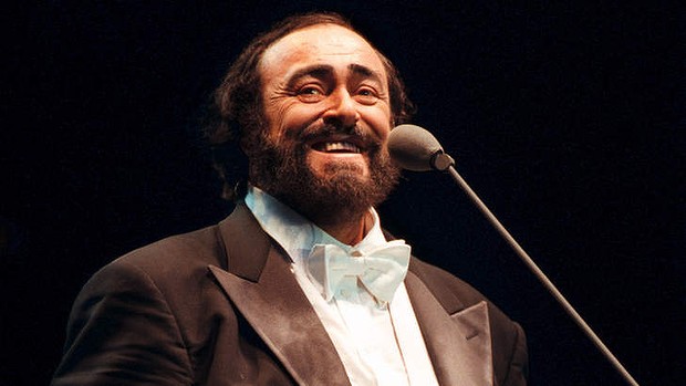 Programmi Tv venerdì 8 Gennaio: in prima serata Rai 2 il ricordo di Luciano Pavarotti, info dettagli Rai Mediaset