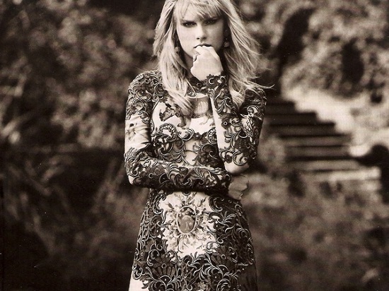Taylor Swift lancia il video del nuovo singolo Out of the woods Testo, traduzione e video