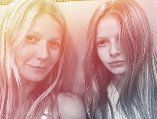 Gwyneth Paltrow e sua figlia Apple come due gocce d'acqua su Instagram