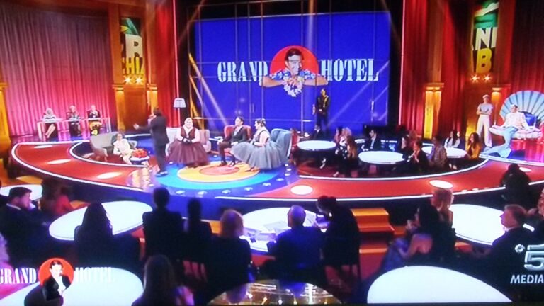 Grand Hotel Chiambretti trionfa in seconda serata e rivela il vincitore dell’Isola dei Famosi