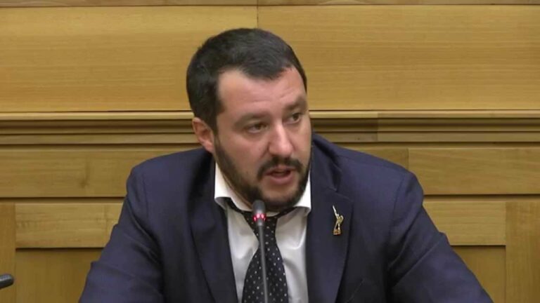 Matteo Salvini: retweet offensivo crea scandalo